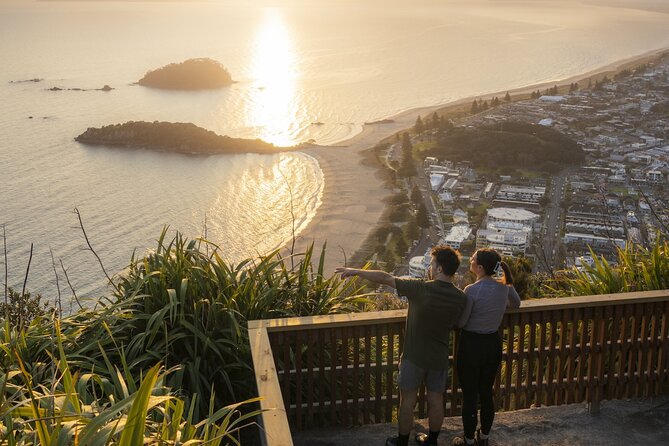 Cathedral Cove & Hot Water Beach with Lunch from Auckland - What the guides add to a long day