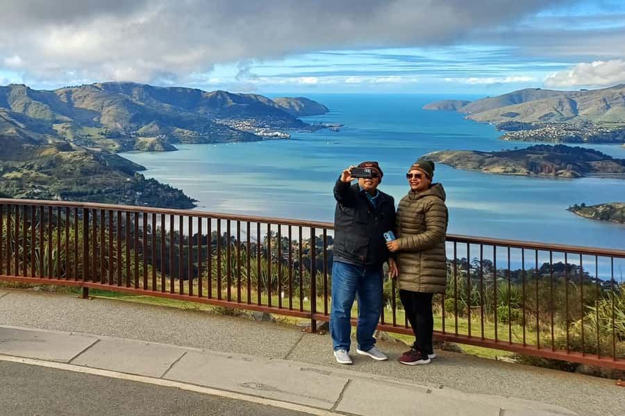 Christchurch: 1/2-Day Scenic Highlights Small Group Tour - From Cathedral Square to the Port Hills
