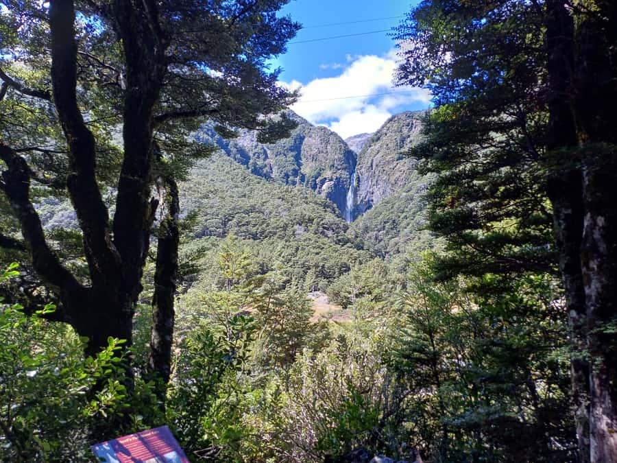 Christchurch: Arthur's Pass & Castle Hill Scenic Day Tour - Morning tea beside Lake Lyndon