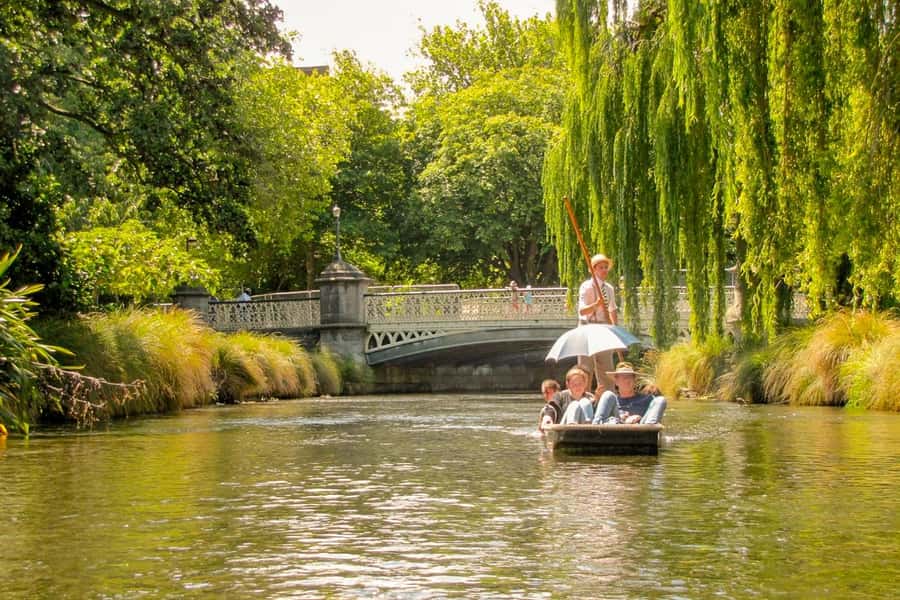 Christchurch: Gondola Ticket and Punt Ride on the Avon River - Key points to know before you book