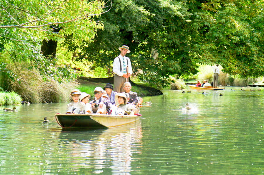 Christchurch: Tram, Punt and Gondola Ride Combo Ticket - Reserve your Avon River punt before arrival