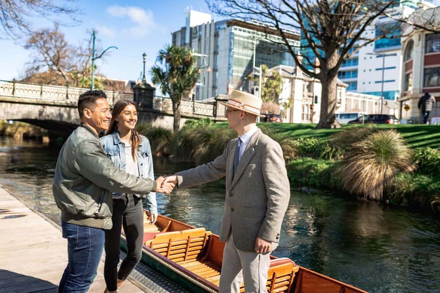 Christchurch: Tram, Punt and Gondola Ride Combo Ticket - Ride the gondola above Port Hills