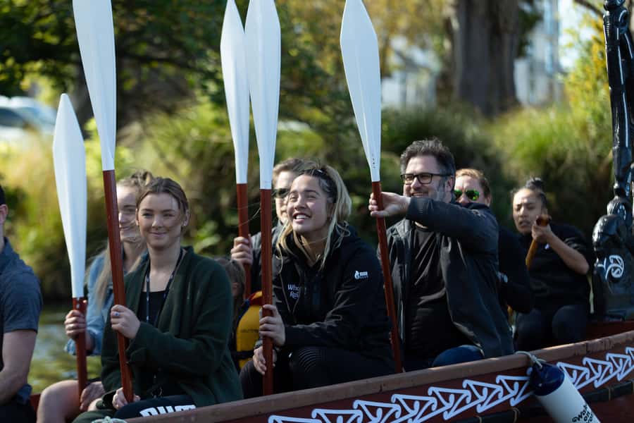 Christchurch: Waka Paddling Experience on the Avon River - Meeting the waka at 794 Colombo Street