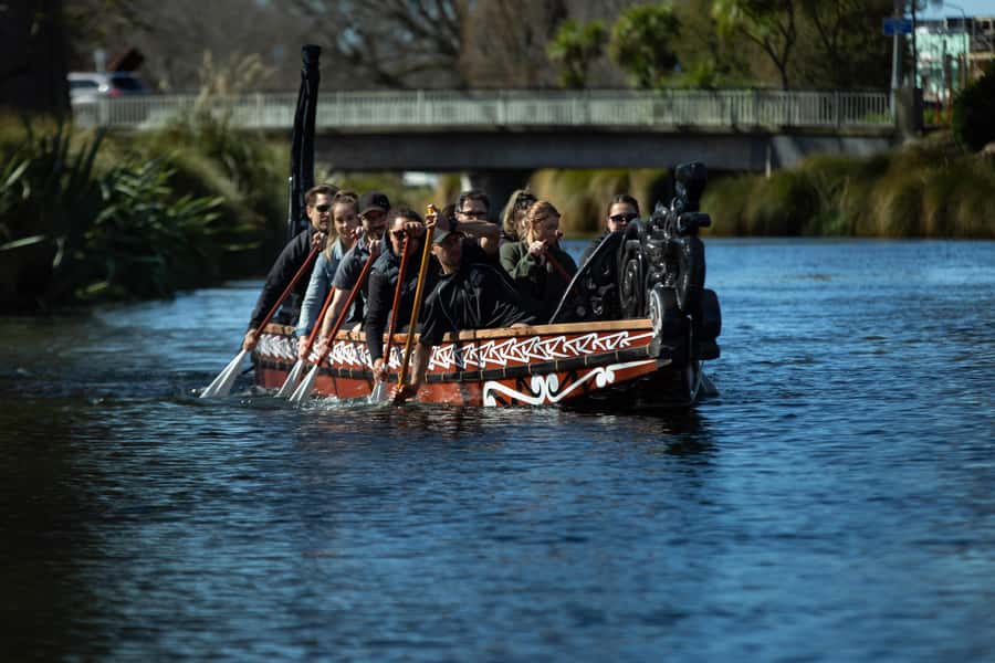 Christchurch: Waka Paddling Experience on the Avon River - Who should book this experience?