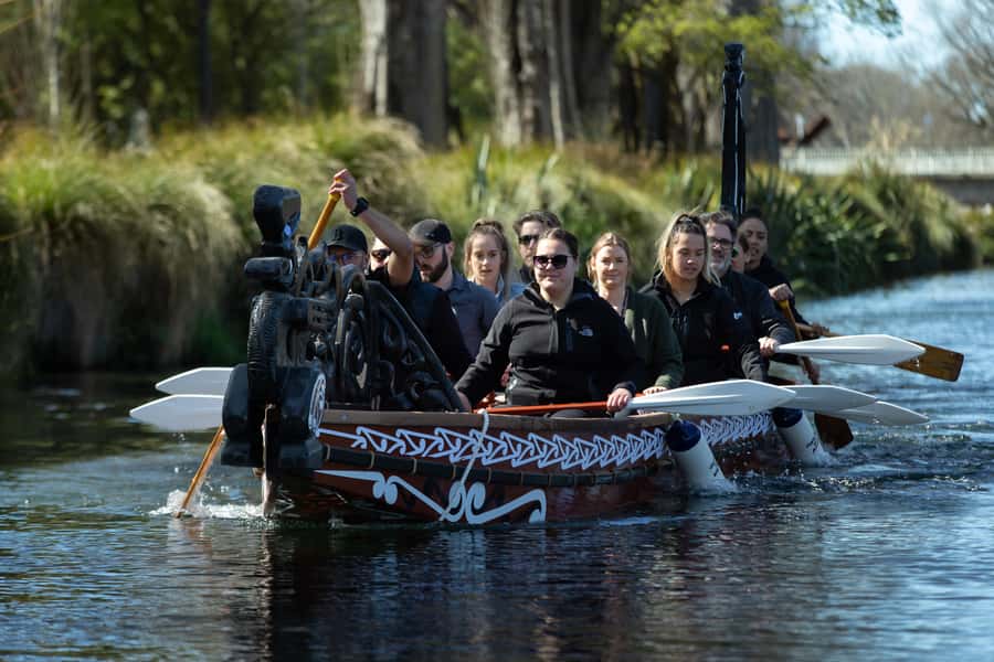 Christchurch: Waka Paddling Experience on the Avon River - Practical preparation for the river
