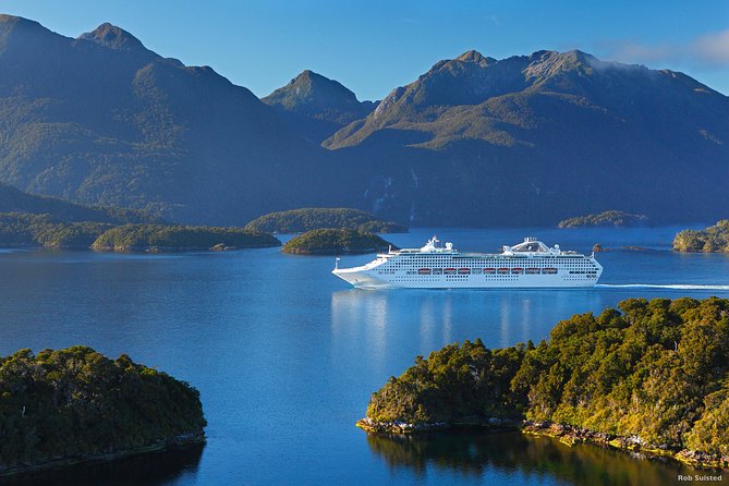 Coastal Pacific Train Journey from Picton to Christchurch - Comfort, seating, and the open-air carriage