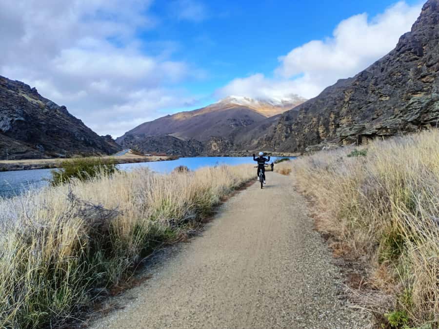 Cromwell: Lake Dunstan Trail Bike Rental and Luxury Shuttle - How much support you can expect