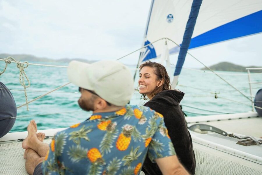 Day Sailing Charter on Catamaran with Lunch : Bay Of Islands - The two-hour island stop