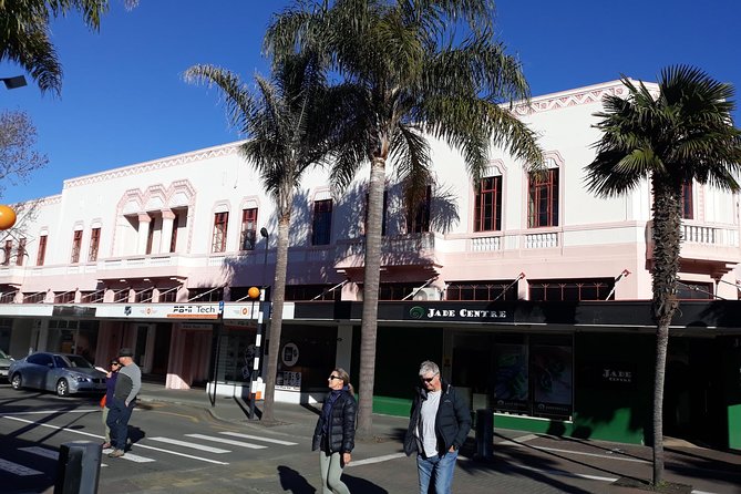 Deco Napier, Te Mata Peak, Garden Walk and Wine Tasting Tour - Why the small group matters