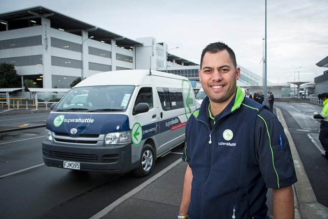 Departure Transfer: Auckland Central City Centre to Auckland Airport - Domestic or international terminal drop-off