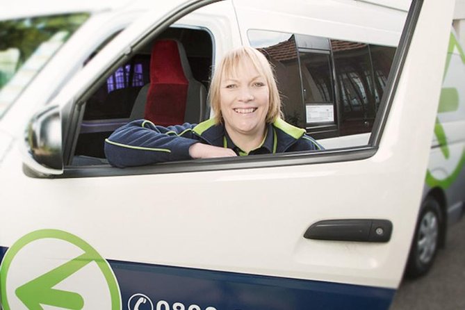Departure Transfer: Auckland Central City Centre to Auckland Airport - Why the small-group format can save money
