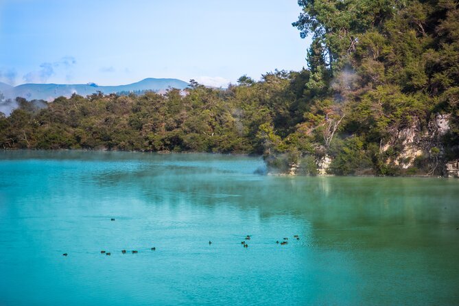 Devil's Bath Experience - Private Tour to Wai-O-Tapu & Lake Taupo - Lake Taupō, a broad change of scenery