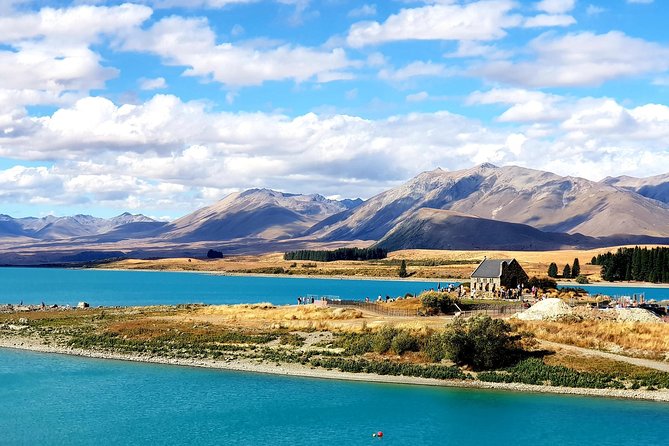 Discover Christchurch Tour - A quiet 40-minute punt on the Avon