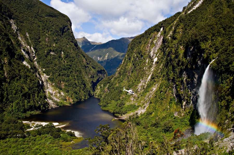 Doubtful Sound: Scenic Flight with 2 Landings - Crossing Wilmot Pass into the fiord