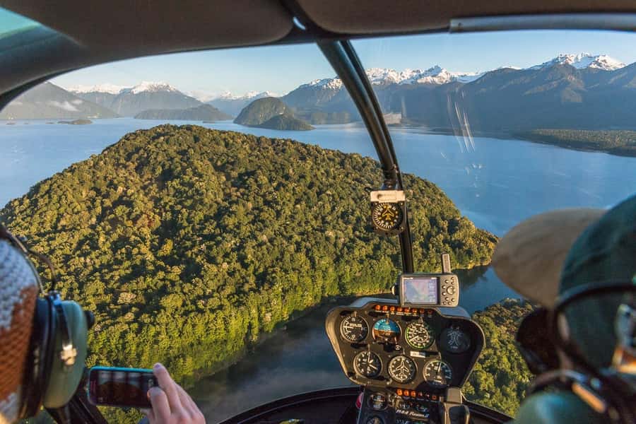 Doubtful Sound: Scenic Flight with 2 Landings - Seating, viewing, and photography
