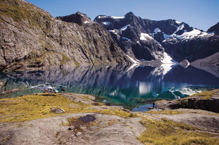 Doubtful Sound: Scenic Flight with 2 Landings - Starting above Lake Manapouri and the Iris Burn Valley