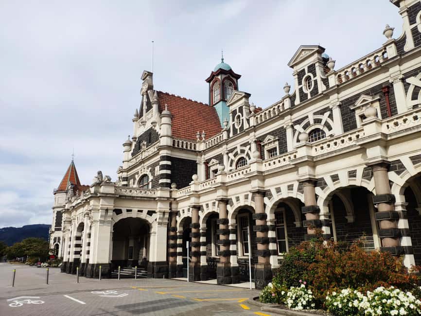Dunedin City Highlights & Larnach Castle Tour - Who should book this outing?