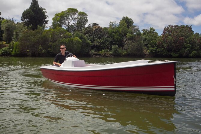 Electric Boats to explore Kerikeri river - Setting off from Waipapa Landing