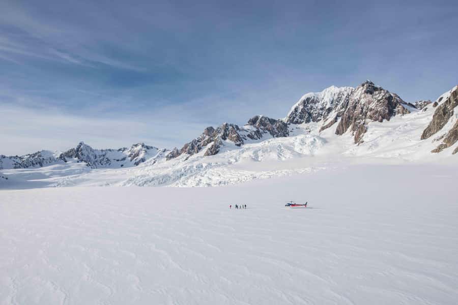 Fox Glacier: Fox Glacier and Mount Cook Helicopter Flight - Landing on a high snowfield