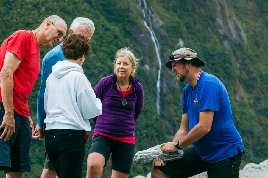Fox Glacier: Half Day Walking & Nature Tour with Local Guide - Guides who make the difference