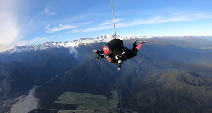 Franz Josef: 13,000ft, 16,500ft or 18,000ft Skydive - Safety, staff, and the first-time experience