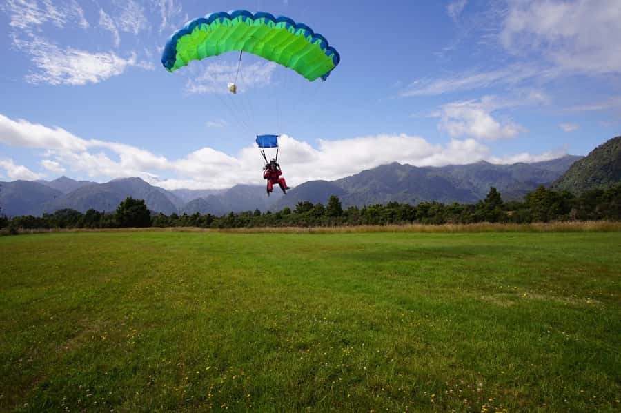 Franz Josef: 13,000ft, 16,500ft or 18,000ft Skydive - Weather planning in Franz Josef