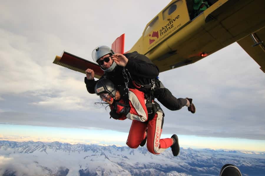 Franz Josef: 13,000ft, 16,500ft or 18,000ft Skydive - From check-in to the aircraft