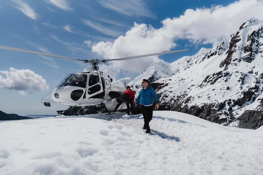 Franz Josef: 2.5 Hour Glacier Hike with Helicopter Transfer - Key points to know before you book
