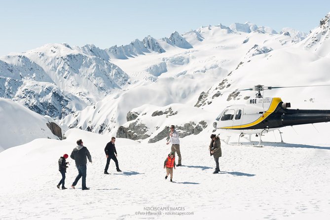 Franz Josef Glacier and snow landing (allow 20 minutes - departs Franz Josef) - What the 20-minute flight includes