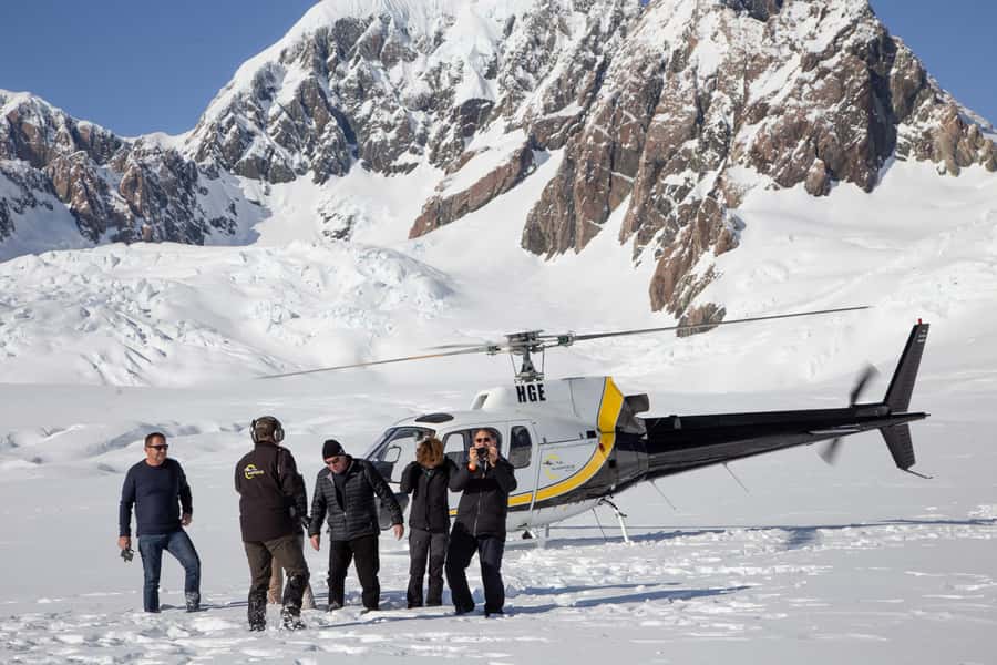 Franz Josef: Twin Fox & Franz Josef Glaciers Helicopter Trip - Fox Glacier and the view toward Mount Cook