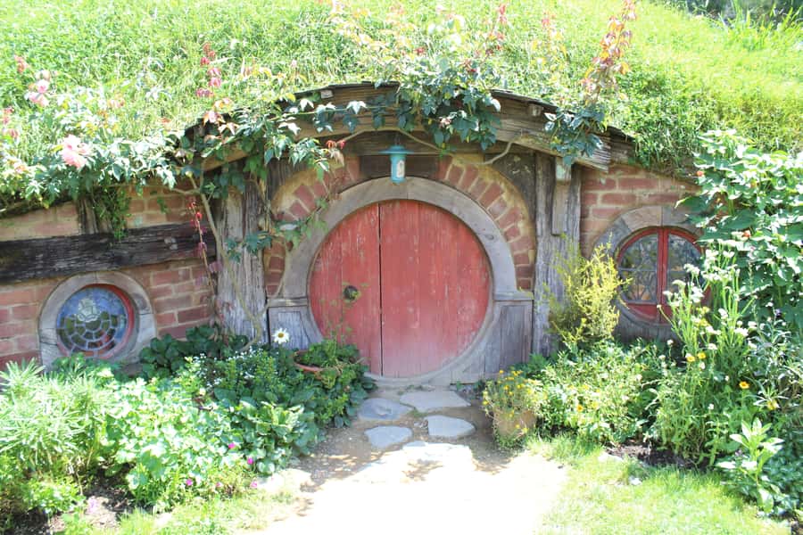 From Auckland: Hobbiton Afternoon Tour - A drink at the Green Dragon Inn