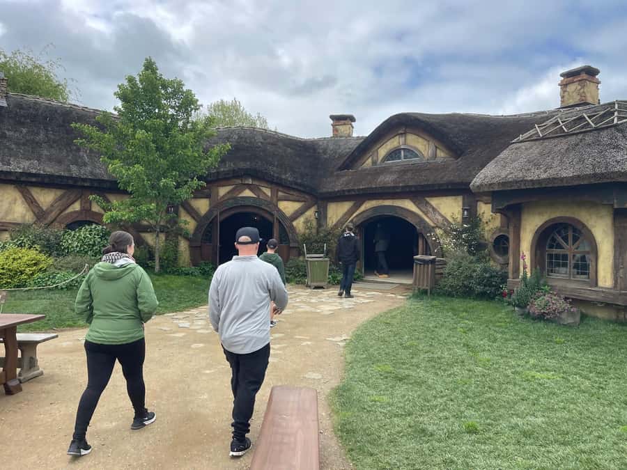 From Auckland: Hobbiton Movie Set and Waitomo Caves Tour - Walking through Hobbiton’s 44 hobbit holes