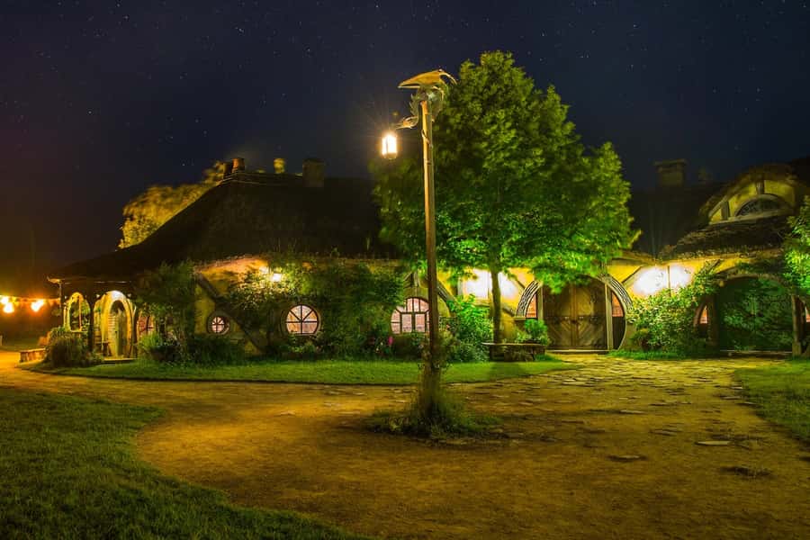 From Auckland: Hobbiton Movie Set Full-Day Small-Group Trip - Is this the right Hobbiton option for you?