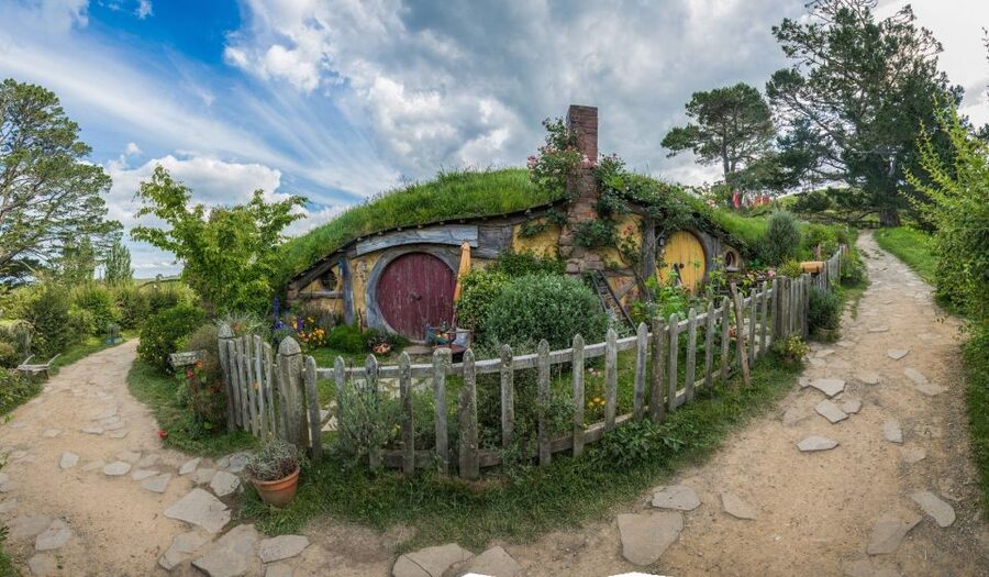 From Auckland: Hobbiton & Waitomo Caves Day Trip with Lunch - The Waitomo Glowworm Caves