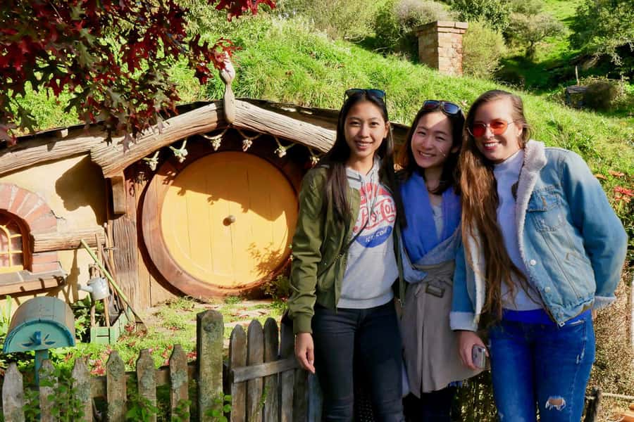 From Auckland: Hobbiton & Waitomo Caves Full-Day Trip - Key points to know before you book