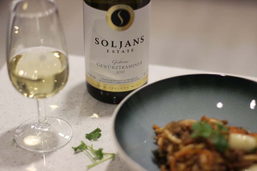 From Auckland: Small Group Kumeu Wine Tour with Lunch - Key points at a glance