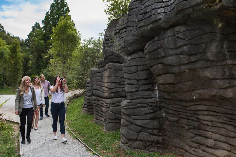 From Auckland: Waitomo Glowworm and Ruakuri Caves Day Tour - What the 11-hour Auckland schedule feels like