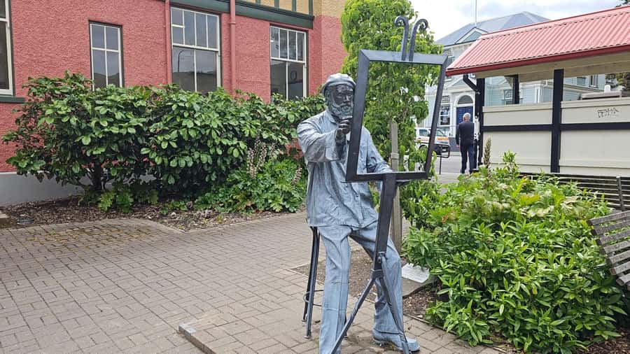 From Christchurch: Akaroa Day Tour with Optional Cruise - From Christchurch to Sumner Beach in 20 minutes