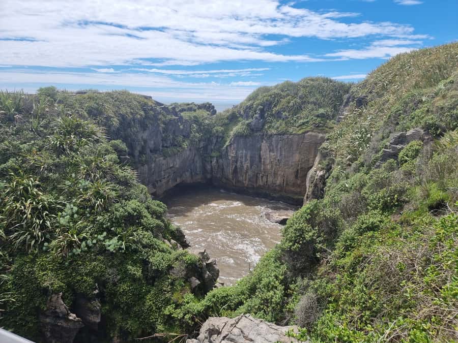 From Greymouth: Punakaiki Blowholes & Pancake Rocks Tour - Truman Track and the changing tide