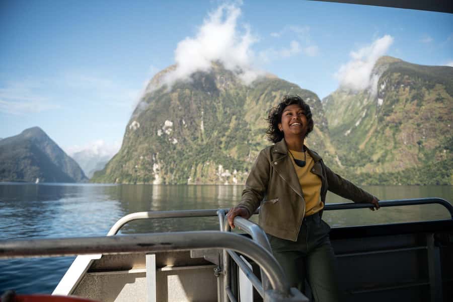 From Manapouri: Doubtful Sound Wilderness Day Trip - Wildlife watching without false promises