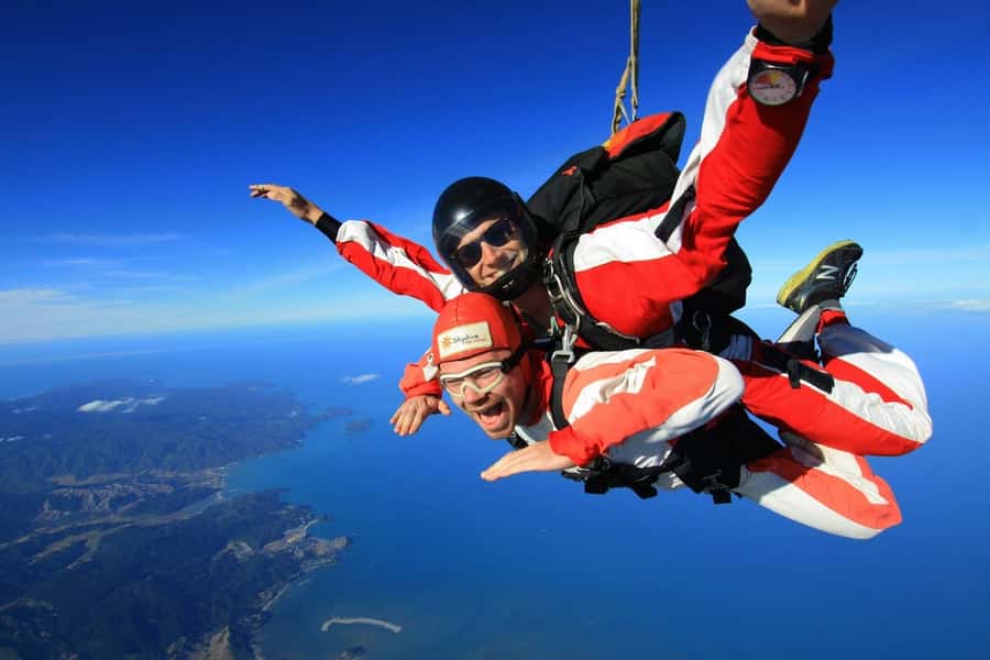 From Motueka: Abel Tasman Tandem Skydive Experience - Choosing between 10,000 and 18,000 feet