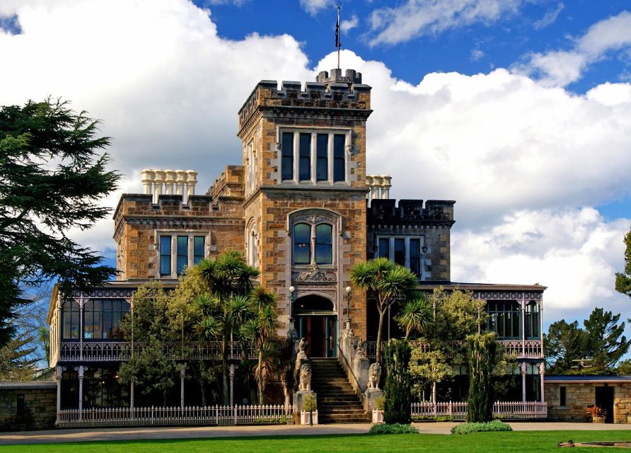 From Port Chalmers: Small Group Castle, Coast & City Tour - What the small group changes