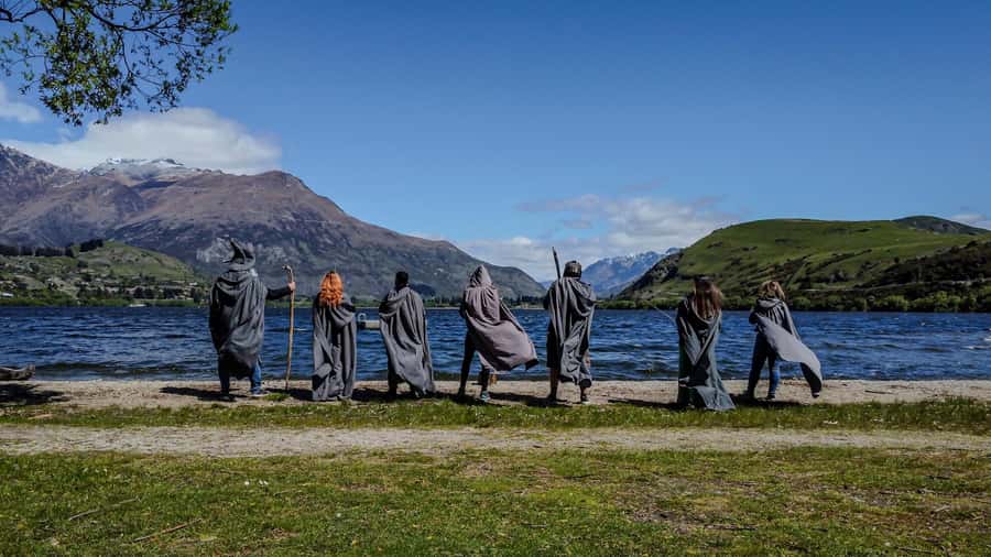 From Queenstown: Lord of the Ring Full-Day Private Tour - Lunch in Queenstown and the change of buses