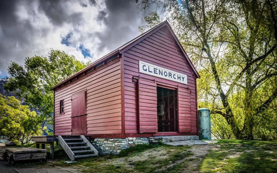 From Queenstown: Lord Of The Rings Tour to Glenorchy - Lothlórien, costumes, and replica swords