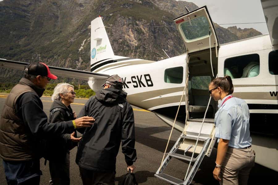 From Queenstown: Milford Sound Flight and Cruise with Lunch - Who should book this Milford Sound experience?