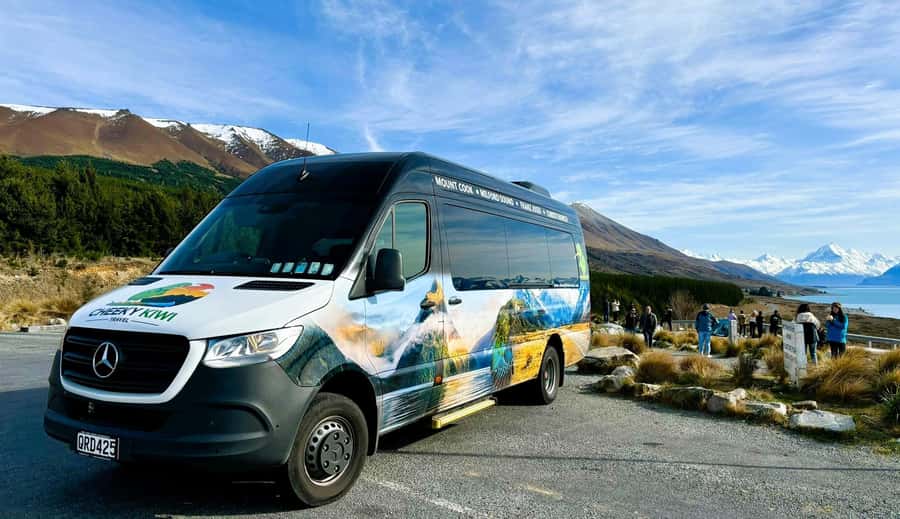 From Queenstown: Mount Cook Heli-Hike and Bus Tour Combo - Lake Pukaki brings Mount Cook into view