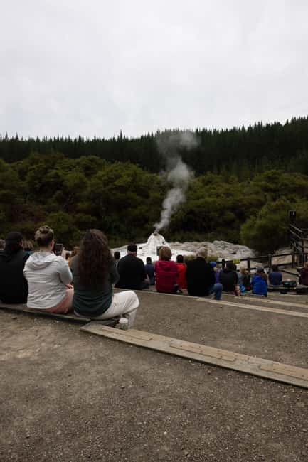 From Rotorua: Taupo Day Trip with Orakei Korako or Waiotapu - What the small-group format adds