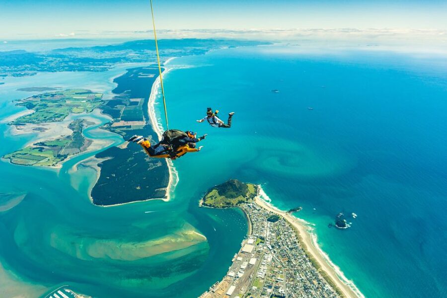 From Tauranga: Skydive over Mount Maunganui - Should you book the Mount Maunganui skydive?