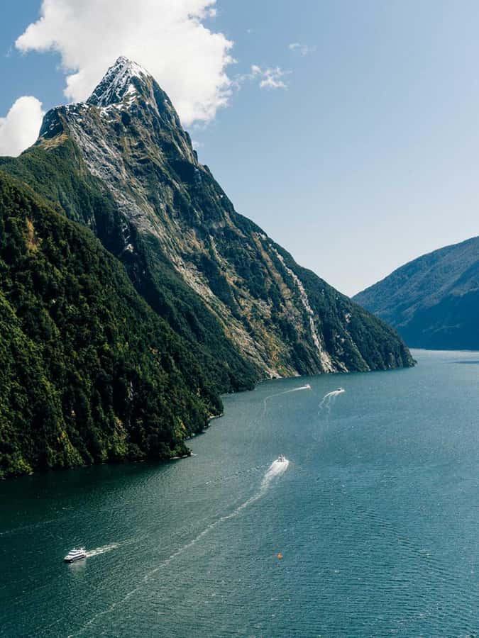 From Wanaka: Milford Sound Flight with Landing & Glaciers - What you see over Lake Wanaka and Mt Aspiring
