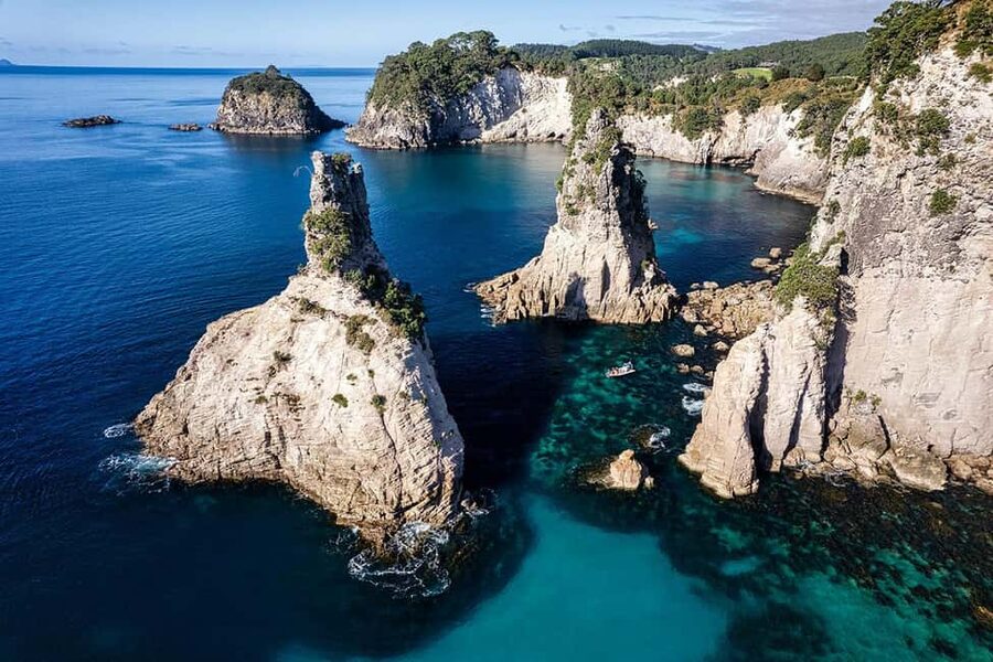 From Whitianga: Cathedral Cove Cruise with Snorkeling - Whale Cave and the close-up approach
